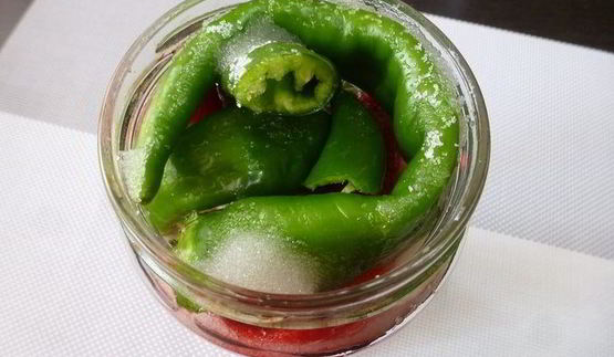 острый перец в кисло-сладком сиропе
