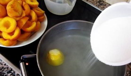 персики в сиропе