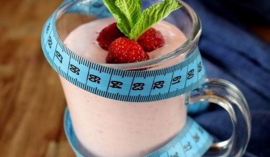 протеиновый коктейль с творогом и кедровой мукой