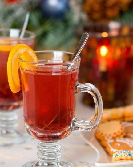 Рецепт рождественского пунша с сидром, ромом и клюквой
