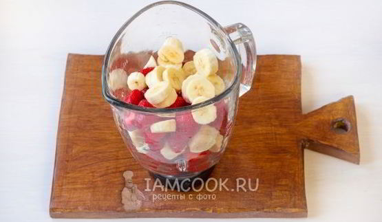 клубнично-банановый смузи
