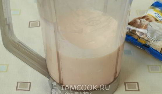 творожный коктейль на ряженке с шелковицей