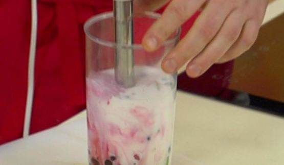 ягодный коктейль с авокадо