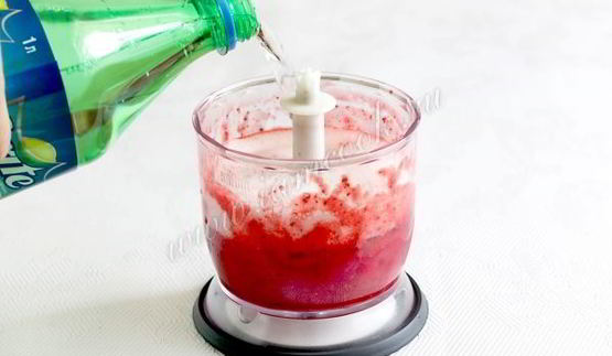 ягодный коктейль с мятой