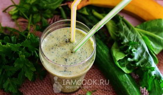 зеленый коктейль на греческом йогурте