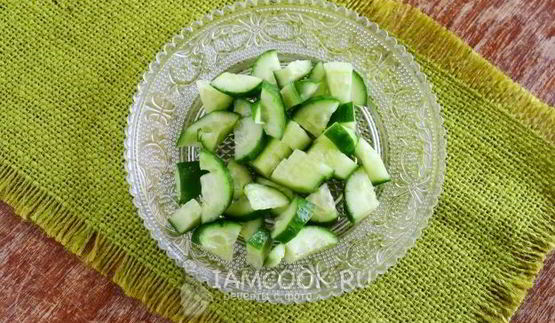 зеленый коктейль на греческом йогурте