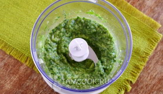 зеленый коктейль на греческом йогурте