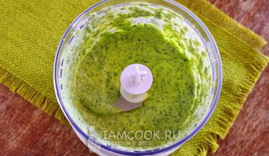 зеленый коктейль на греческом йогурте