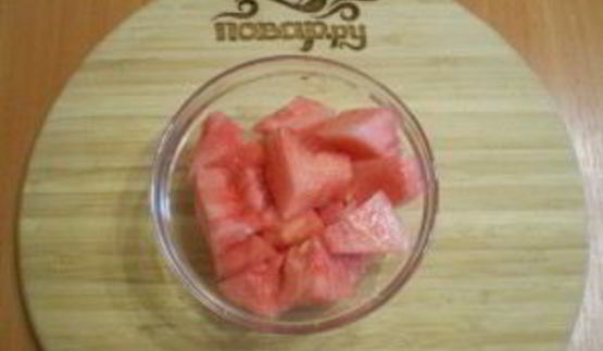 зеленый коктейль с арбузом