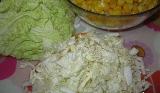 капустный салат с ветчиной