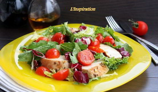 легкий салат из курицы и черри под апельсиновым соусом