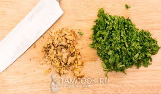 пенне с фасолью, маринованным перцем и орехами