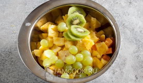 постный салат с ананасом