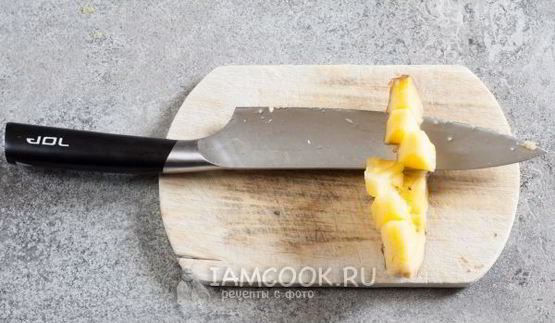 постный салат с ананасом