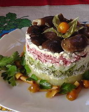 Салат грибной