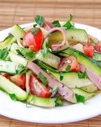 Салат из баклажанов, сладкого перца и ветчины