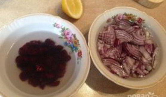 салат из брокколи с вяленой клюквой