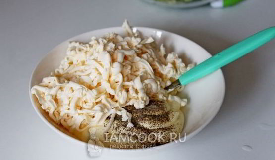 салат из черемши и плавленного сыра