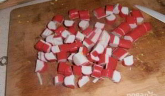 салат из крабовых палочек и яиц