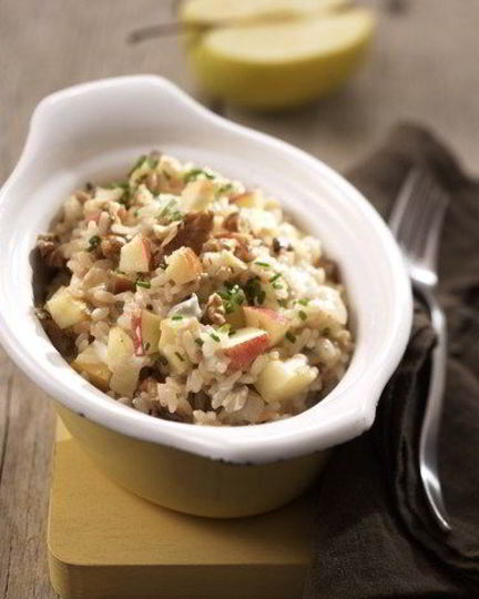 Рецепт салата из риса со скумбрией, белыми грибами и яблоками