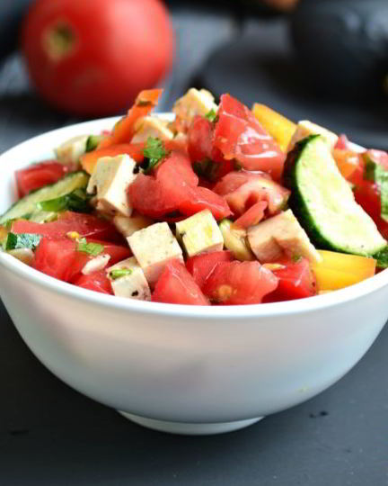 Рецепт салата из свежих овощей с сыром тофу