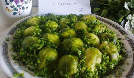 салат изумрудный с брюссельской капустой