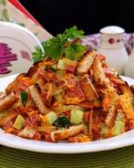 Салат морковь колбаса сухарики