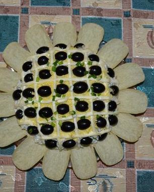 Салат Подсолнух с печенью трески