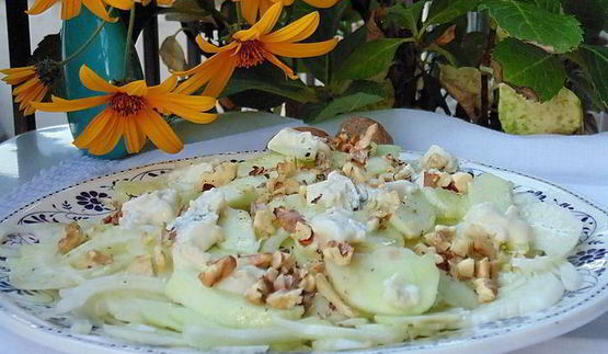 салат с фенхелем и голубым сыром