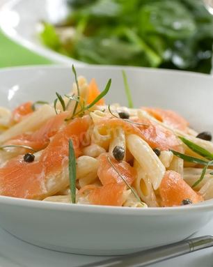 Салат с горбушей и сыром