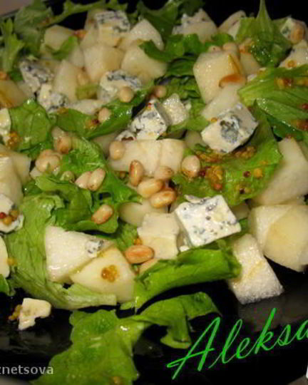 Рецепт салата с грушей и голубым сыром