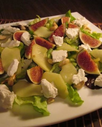 Рецепт салата с инжиром и козьим сыром