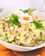 Салат с колбасой и плавленным сыром