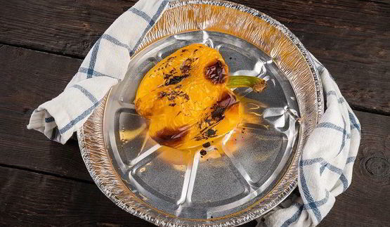 салат с козьим сыром, фасолью и сладким перцем