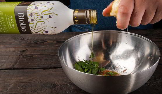 салат с козьим сыром, фасолью и сладким перцем