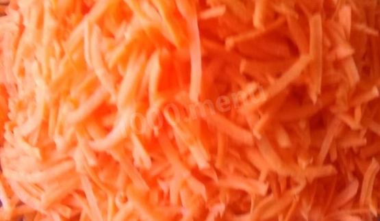 салат с красной фасолью и копченой колбаской