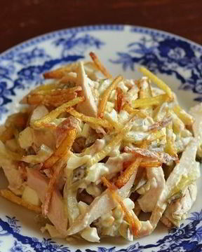 Салат с курицей и картошкой