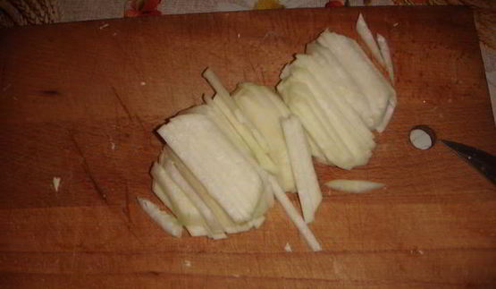 салат с курицей и кольраби