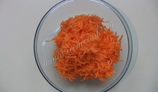 салат с морковью, паприкой и редисом