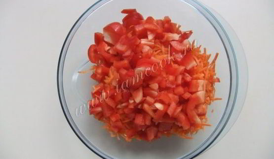 салат с морковью, паприкой и редисом