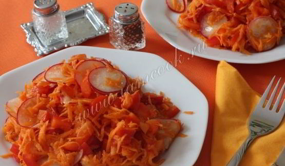 салат с морковью, паприкой и редисом