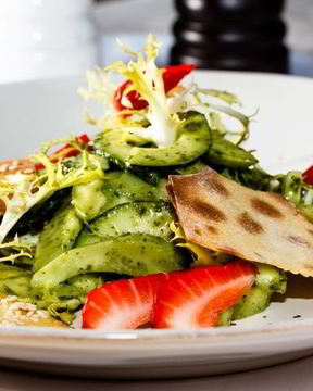 Салат с мятной заправкой