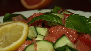 Салат с огурцами