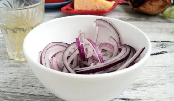 салат с пряной индейкой и гранатом