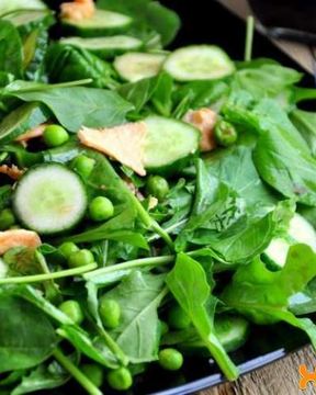 Салат с семгой и огурцом