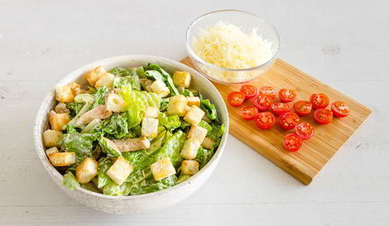 салат цезарь с курицей