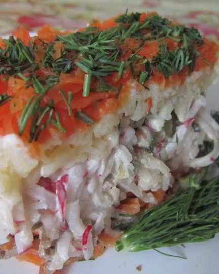 Рецепт слоеного салата из печени