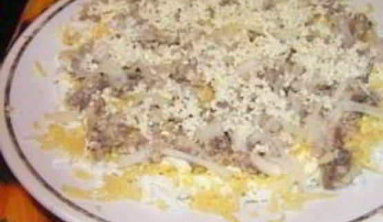 слоеный салат с рыбными консервами