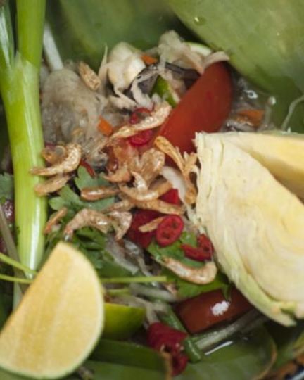 Рецепт сома там пу — овощного салата с солеными крабами