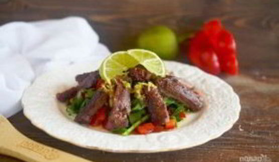 теплый салат из говядины